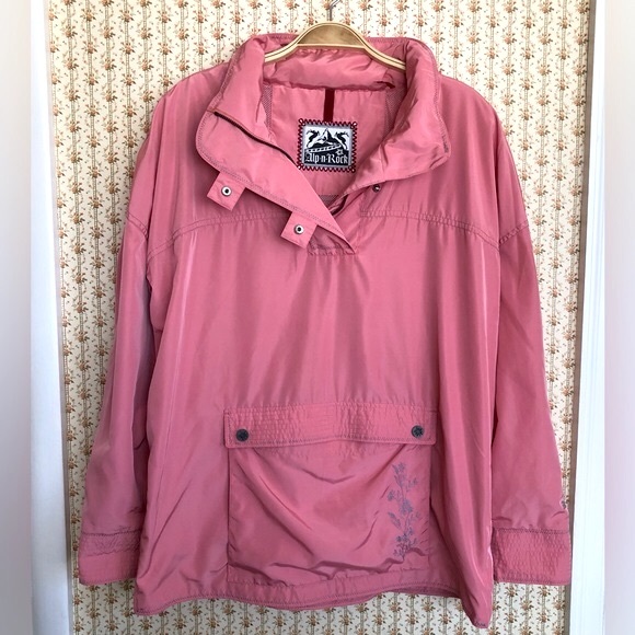 Alp-n-Rock Wildblume Anorak Hooded Pullover in Strawberry Ice Pink | 2 - Picture 3 of 15